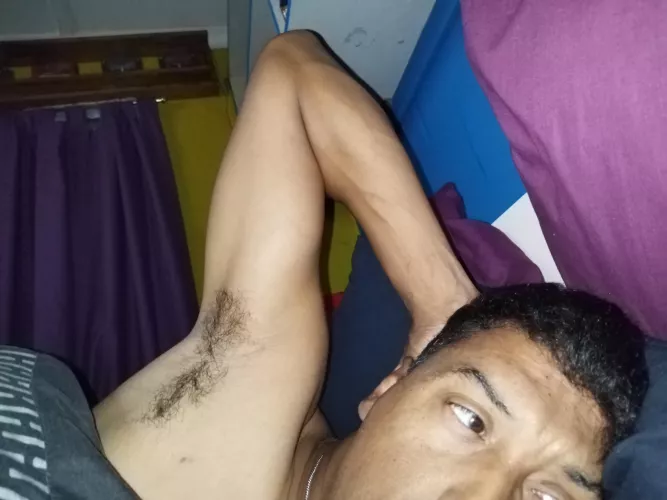 Relaxing after a long day and smelling pits are a rush don't feel like 🚿