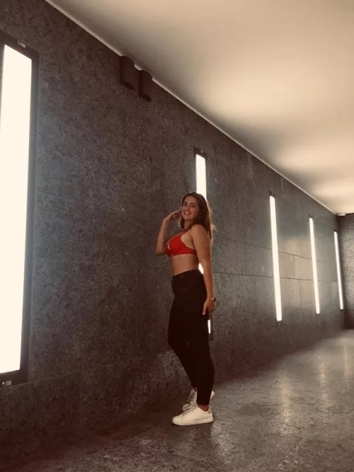 Risky shooting in the trainstation! 🍒