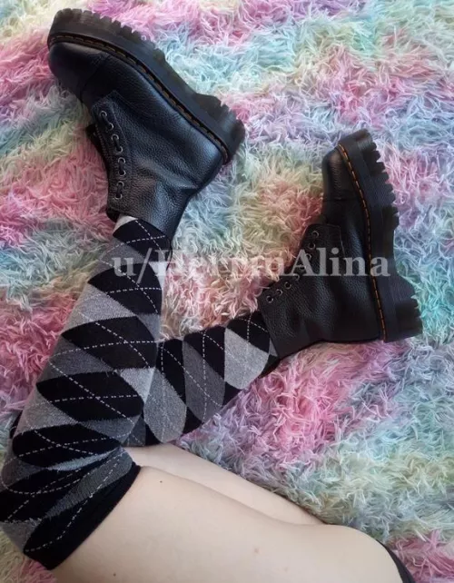 [selling] findomme, femdomme, fetish content, custom content - pics - worn items and more