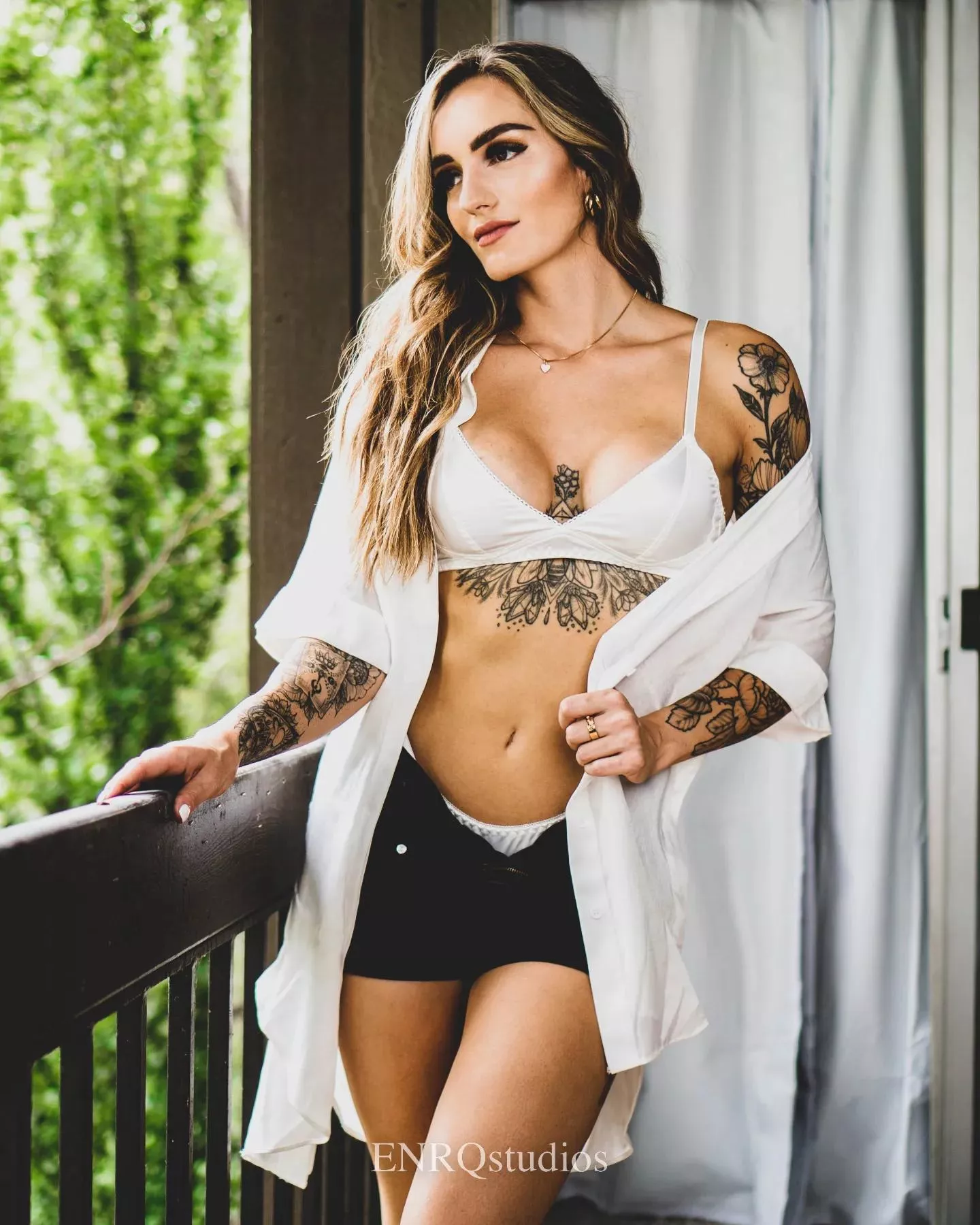 should I only wear the robe?