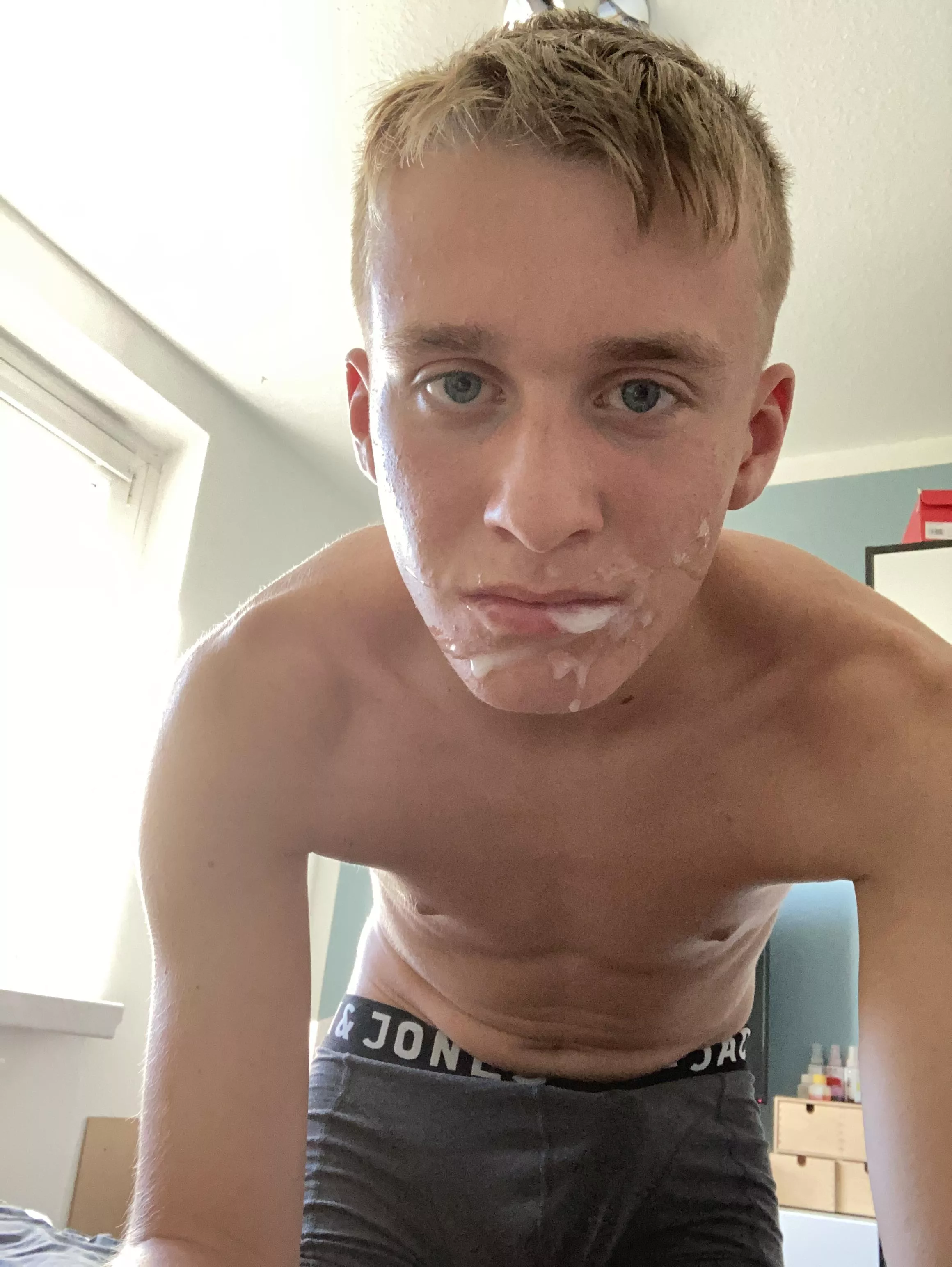 Time to expose the slut 😜