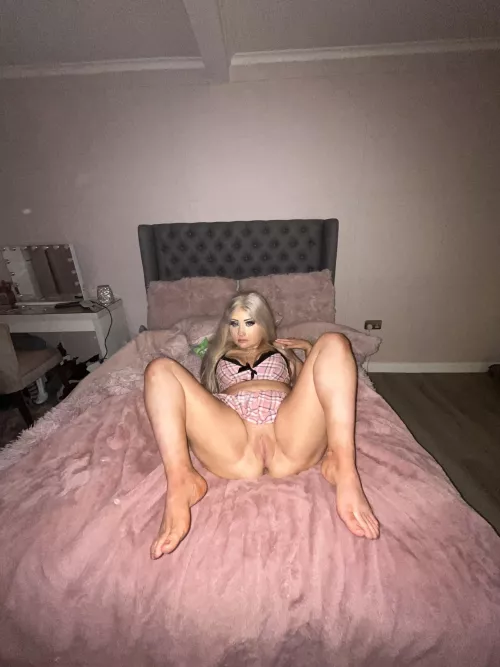 What are you licking first? 👀