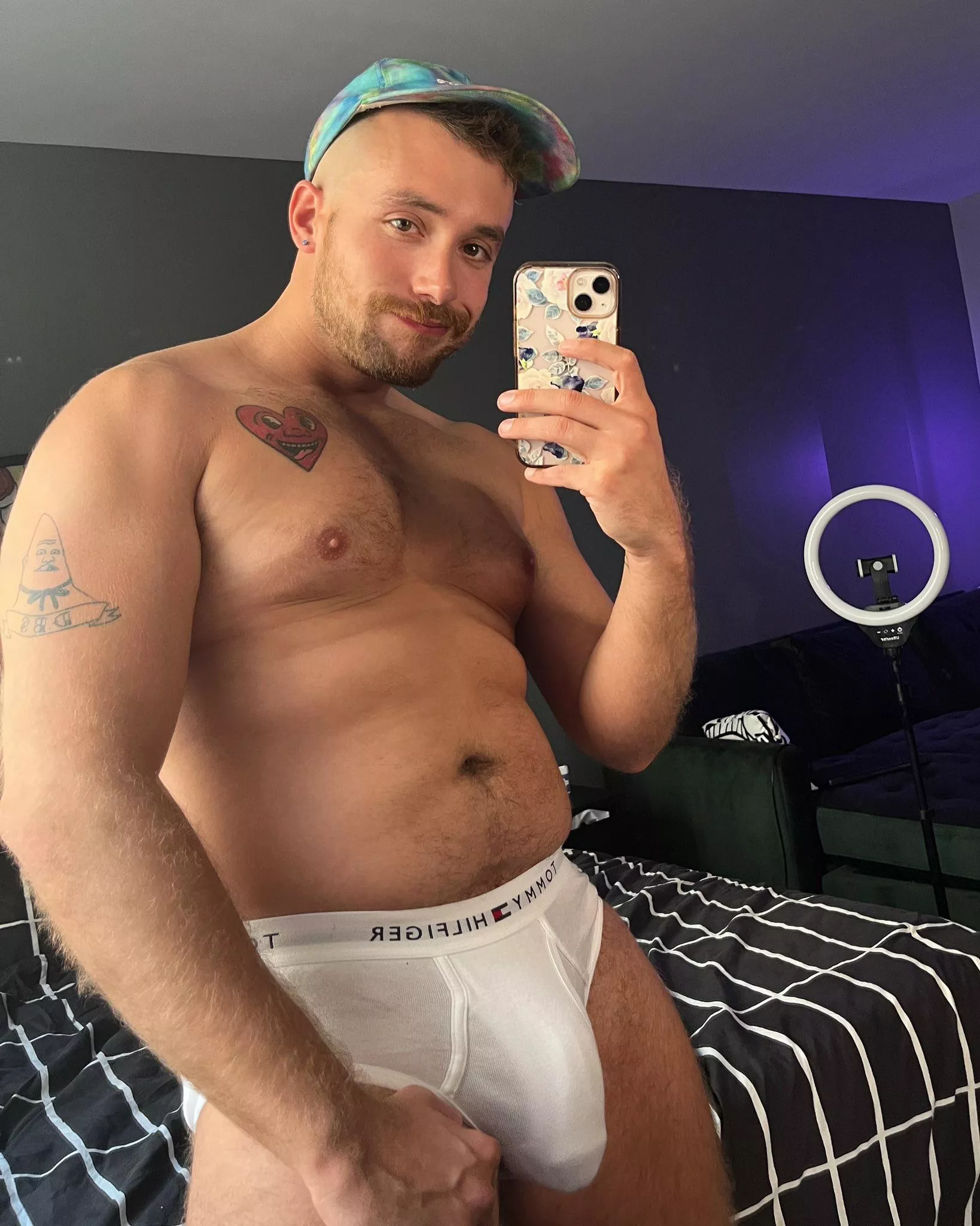 You like my bulge? 😈