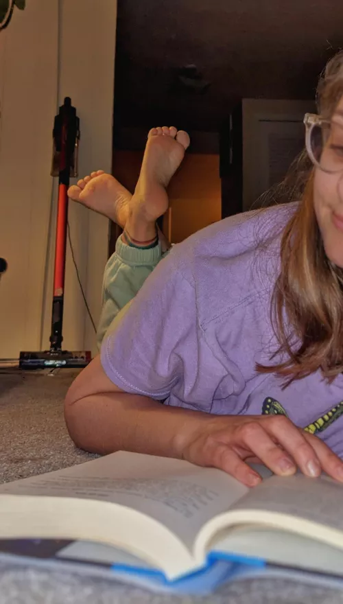 you see me reading like this, what are you doing? 🙈