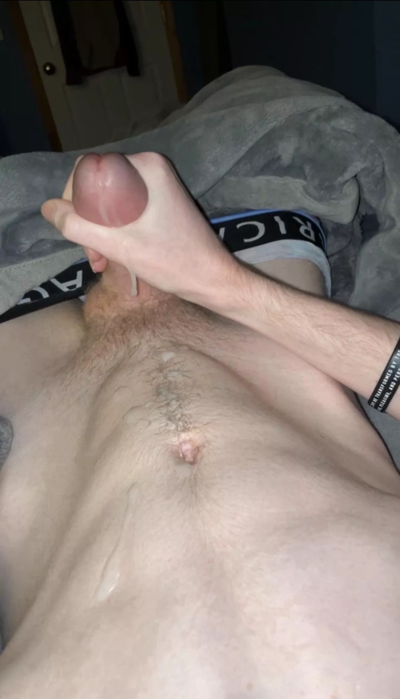 21 us college guy looking for jerk buddies. Verbal is a plus. HMU alexl59111