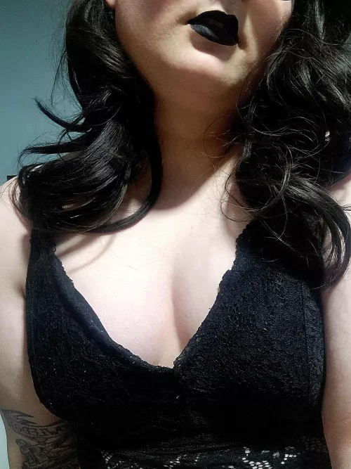 Black lipstick moment