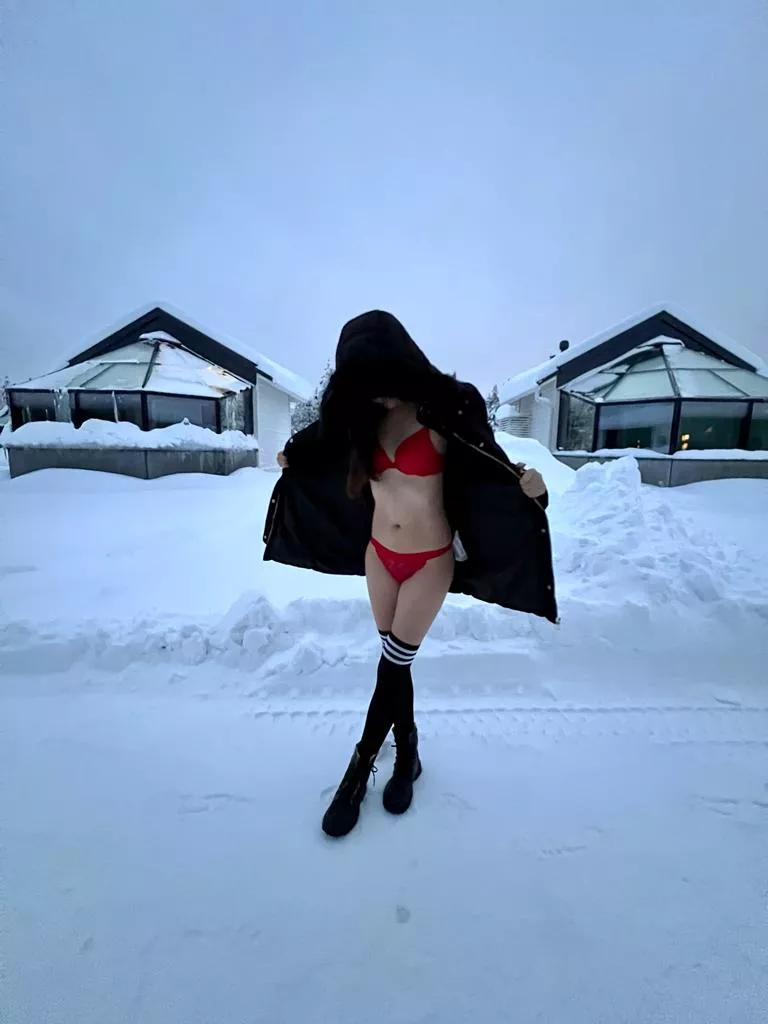 Do you want to build a snowman [f]