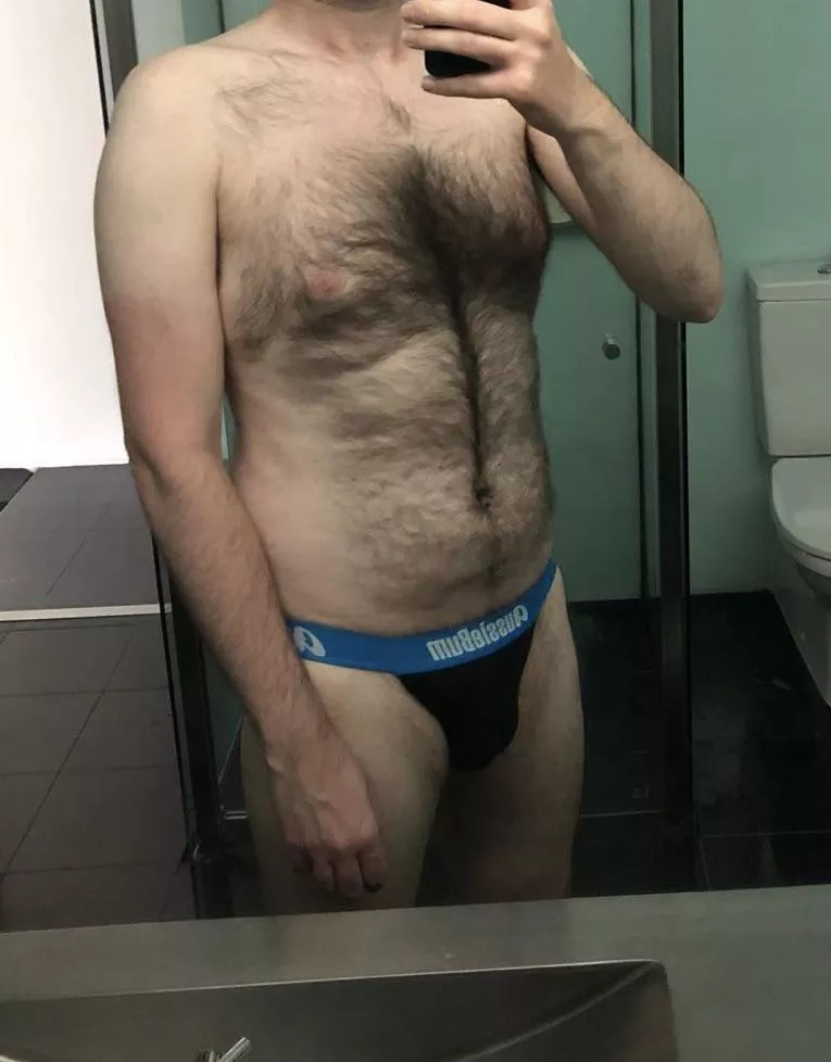 Does the term “farmer’s tan” exist outside the U.K. and Ireland? Anyway, I have a farmer’s tan. I need to remember to put the sunscreen on further up my arms.