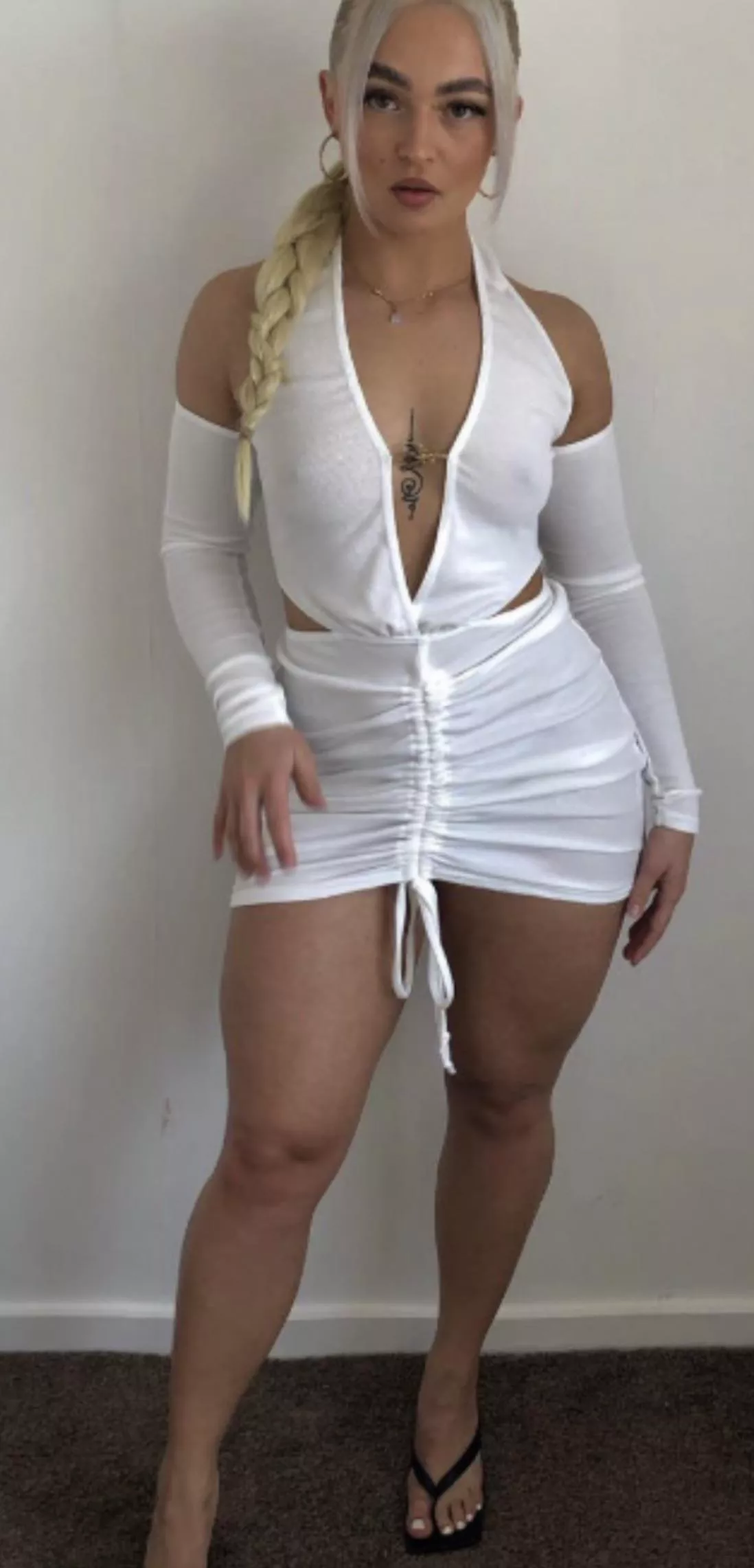 Fat thighs and pokey nips what a slut🤤