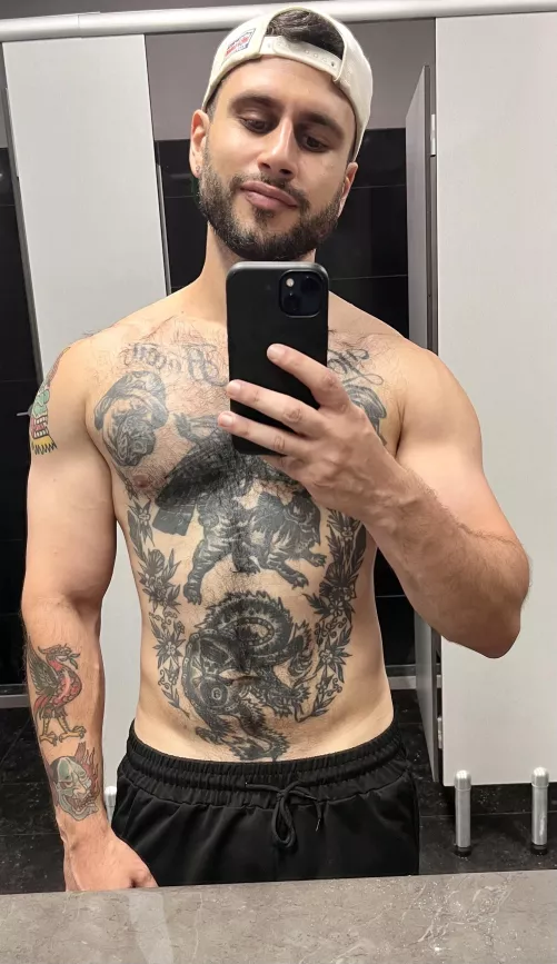 Friday feels good 😏