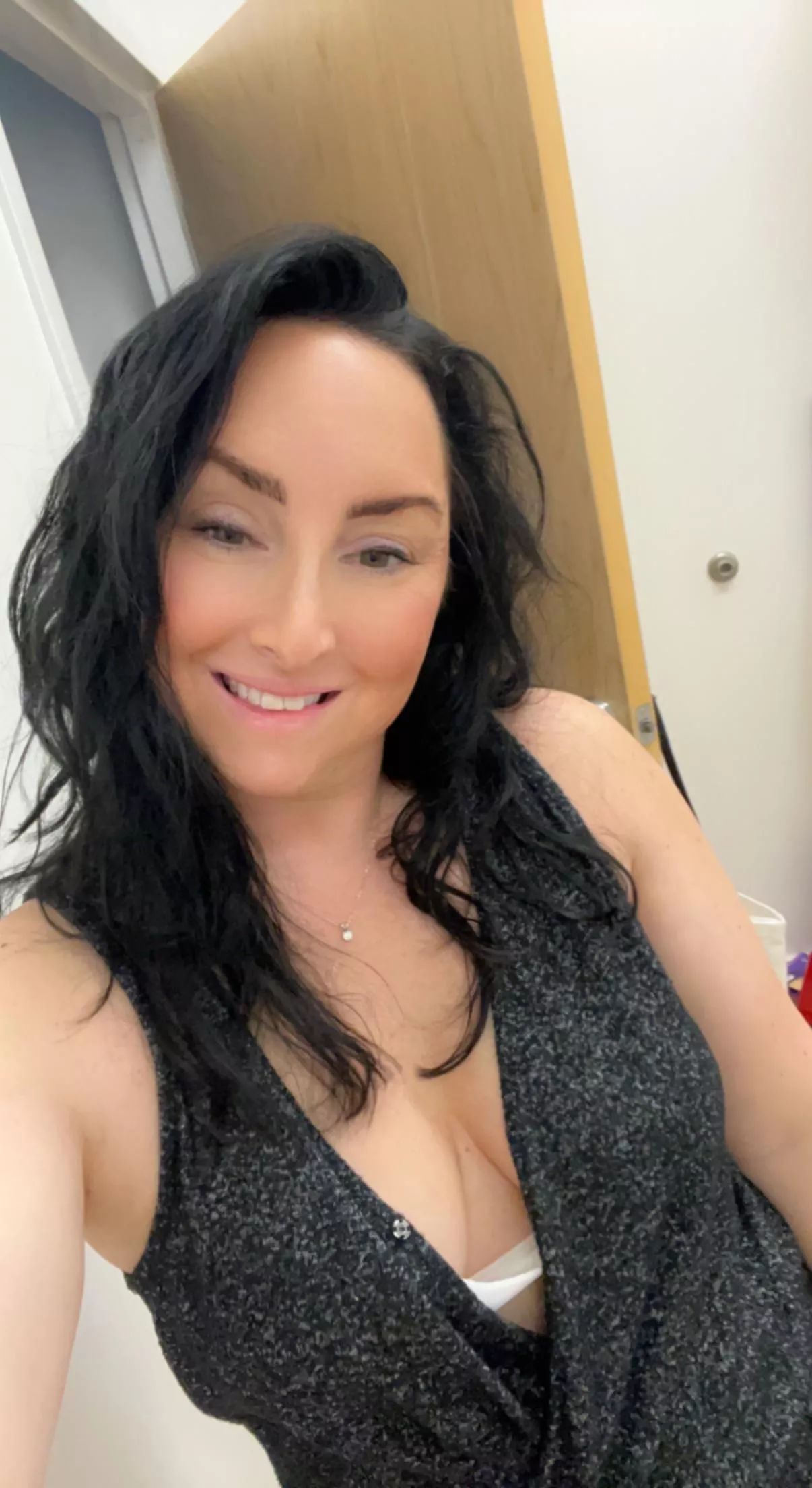 Happy Friday!! Bored at work so hope u enjoy 💋