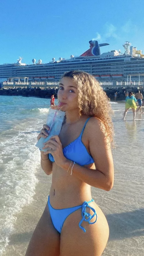 Her ass casts a big shadow