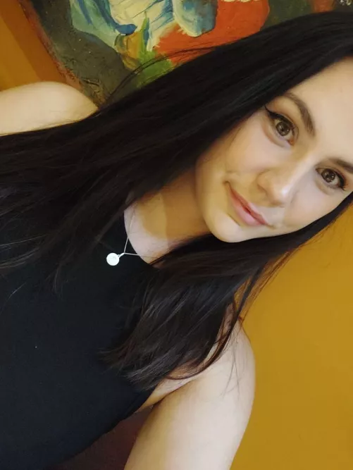 Hi I think I belong here unfortunately no nudity though!! F32