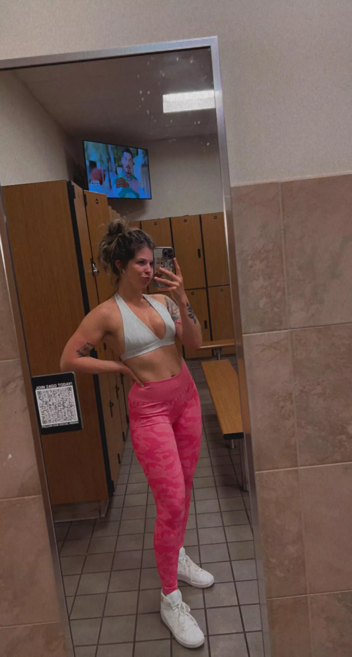 Hitting y’all with a pre workout sel[f]ie