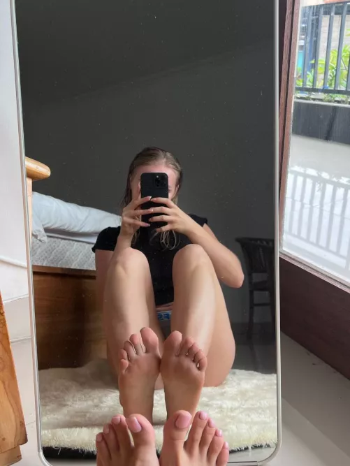 I decided to make a mirror selfie today