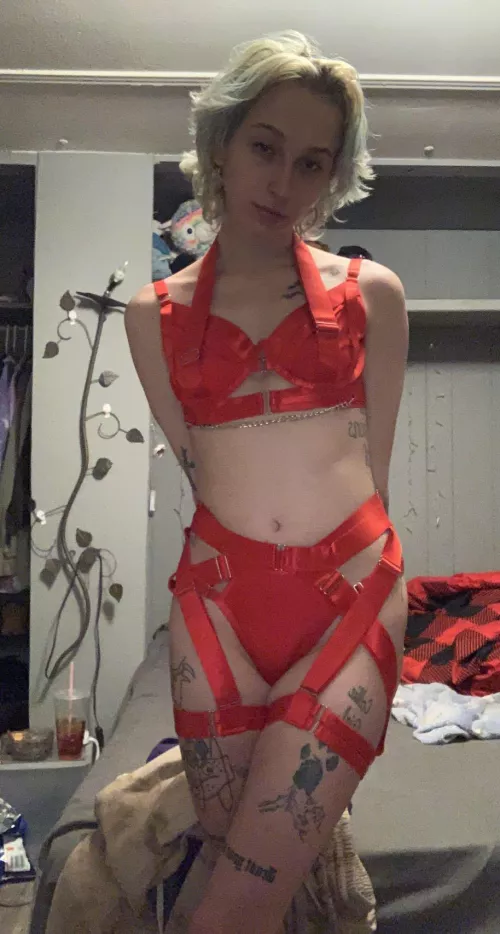 i feel powerful in red 🤤