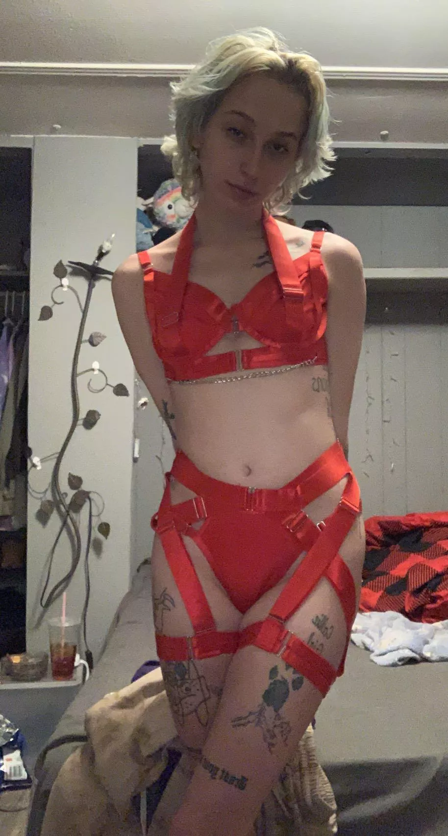 i feel powerful in red 🤤