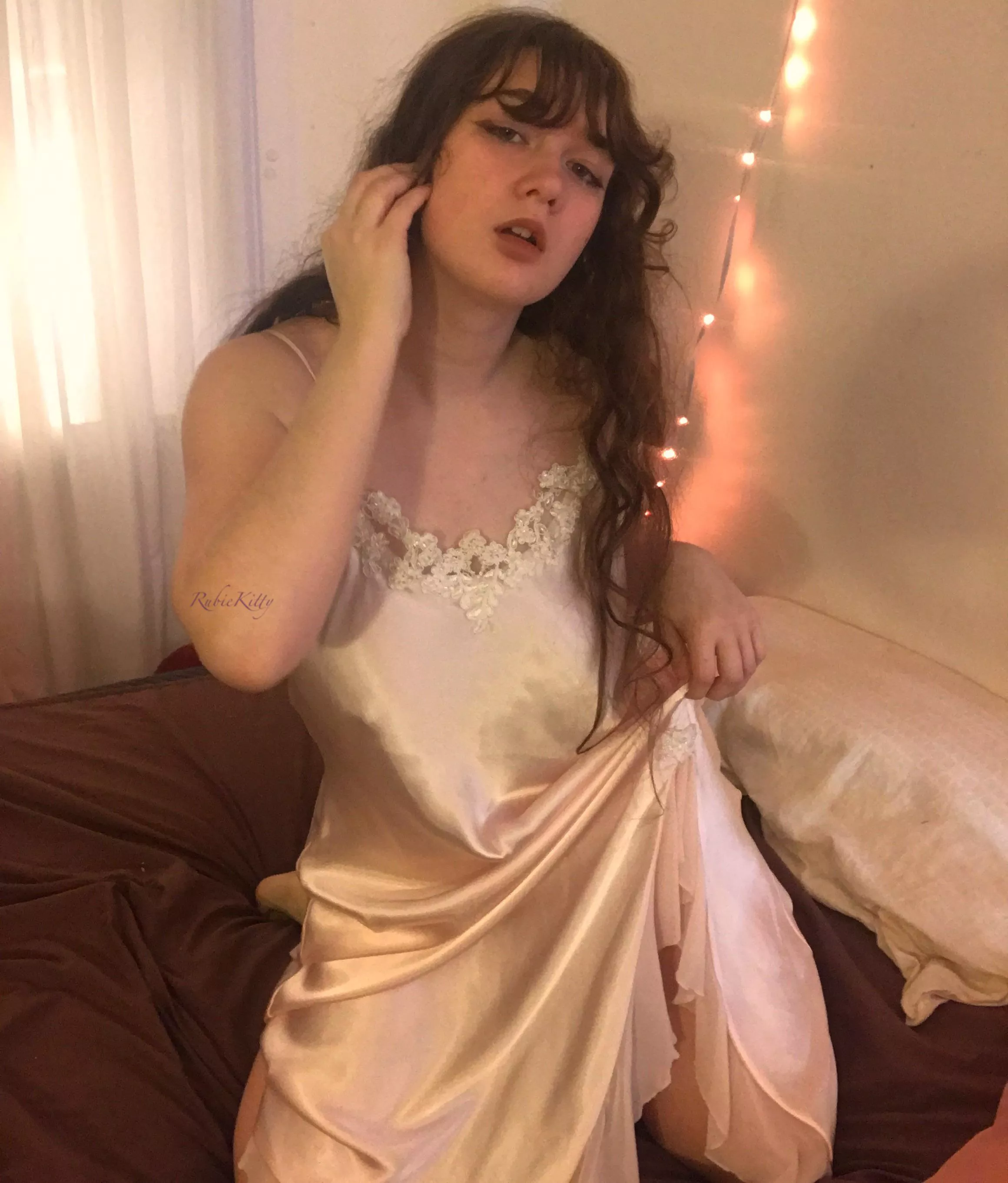 I’ll be your long haired princess if you promise to to pull on it💕