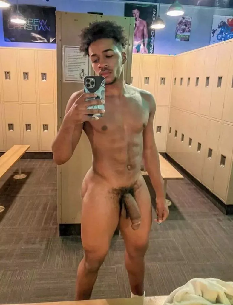 Kiss my soft dick in the nude gym😈