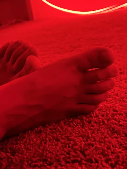 Lustrous feet