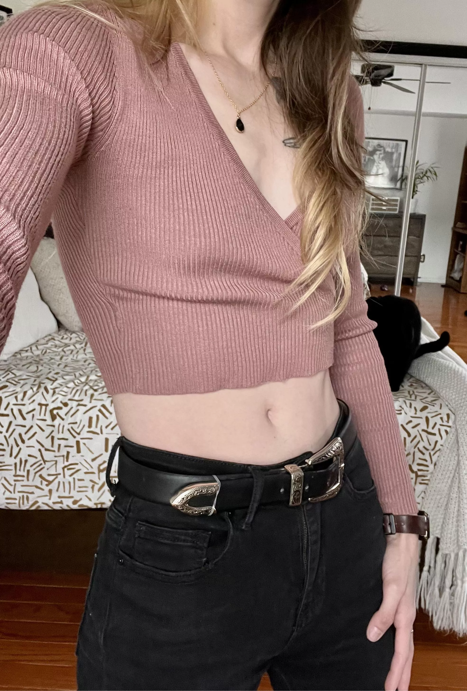 My high waisted jeans aren’t quite high enough [img]