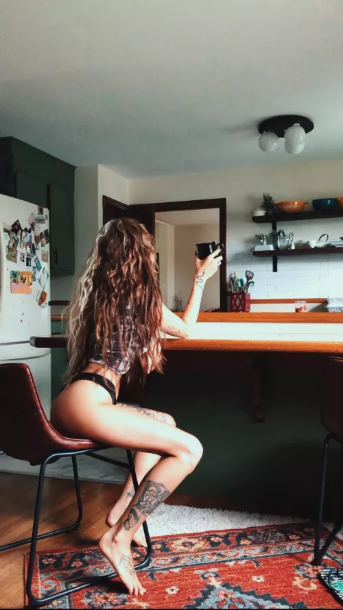 New to OF. Follow along for free @thedailyartist