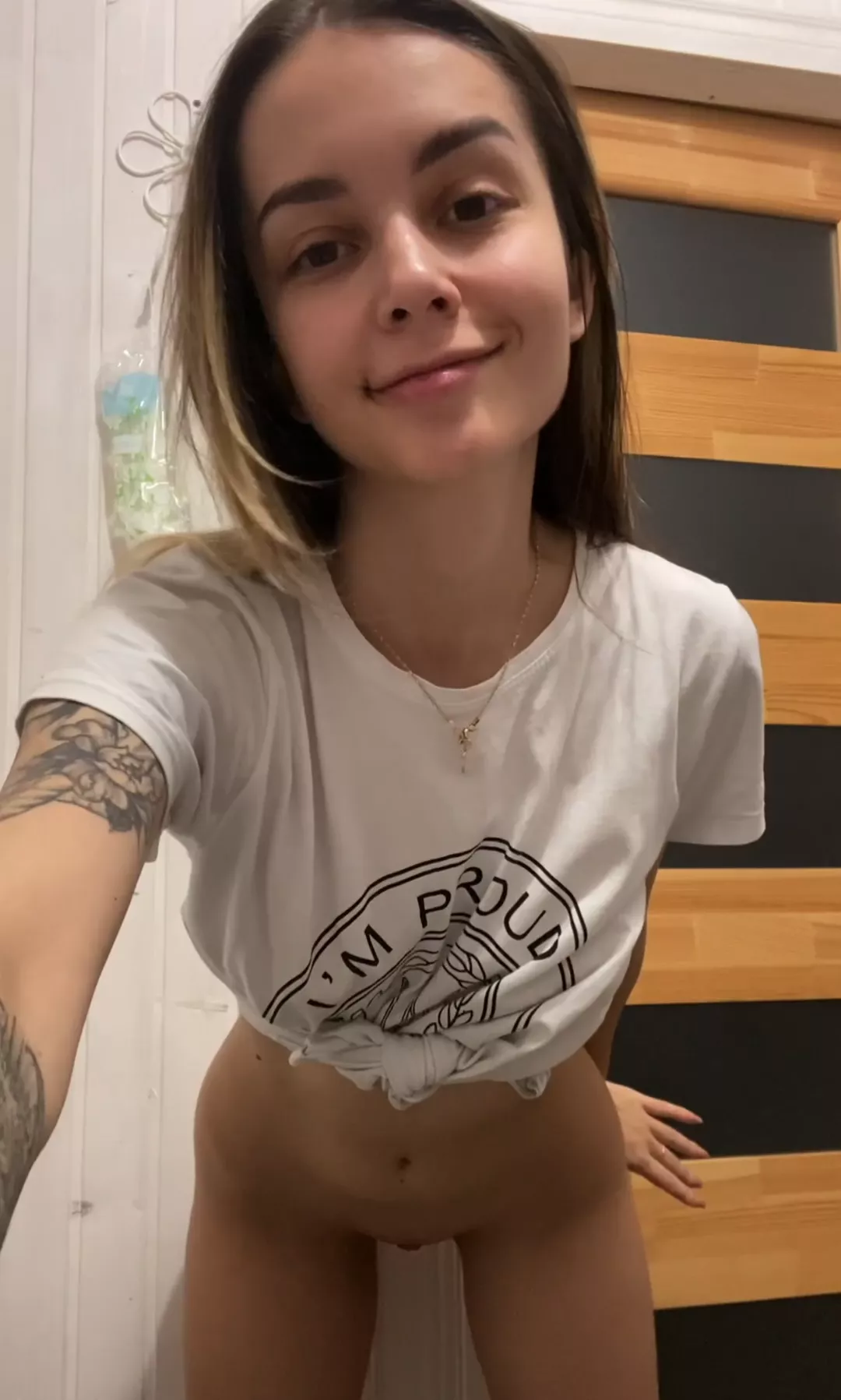 oops, no panties 🙈