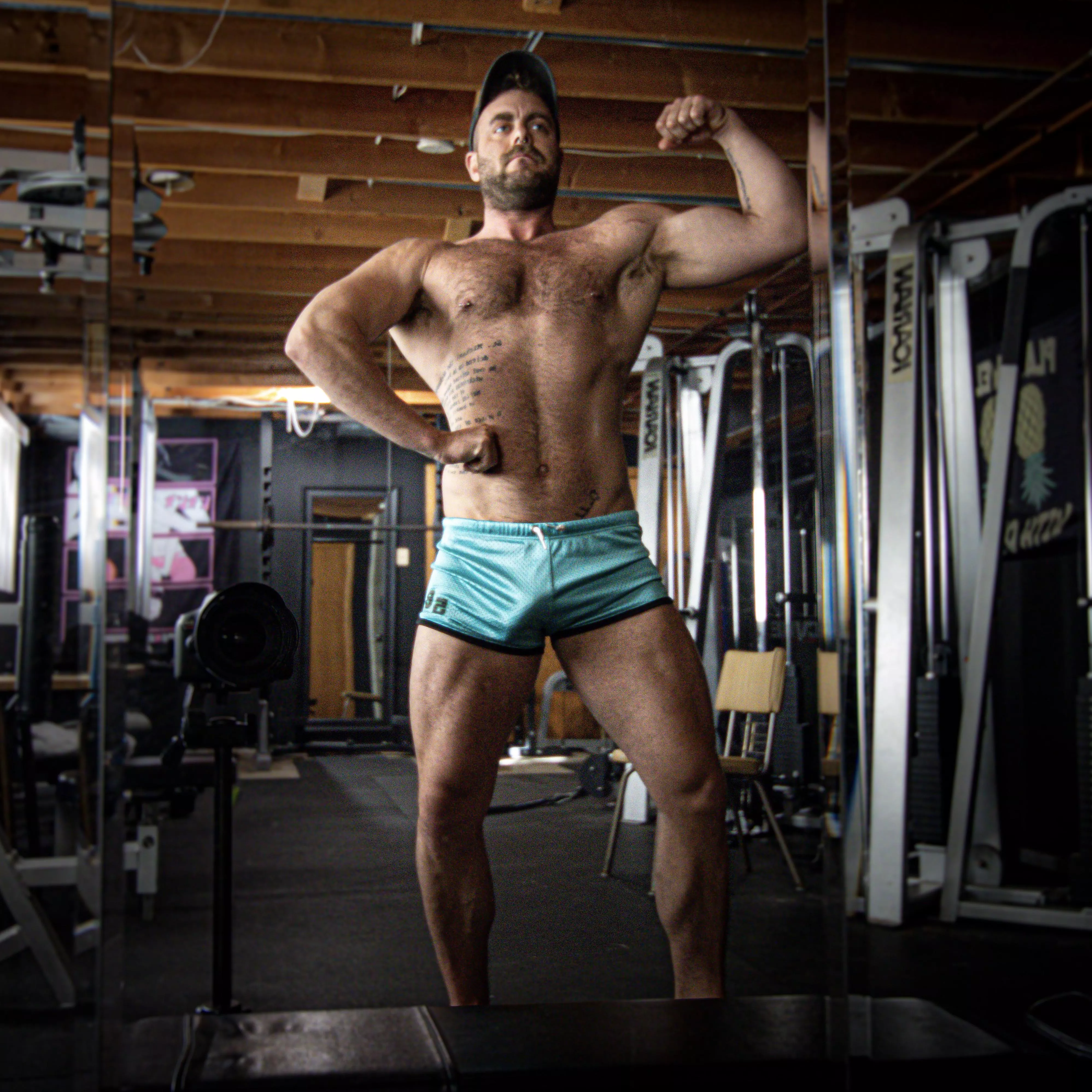 Practicing posing on my day off from the gym! [M]