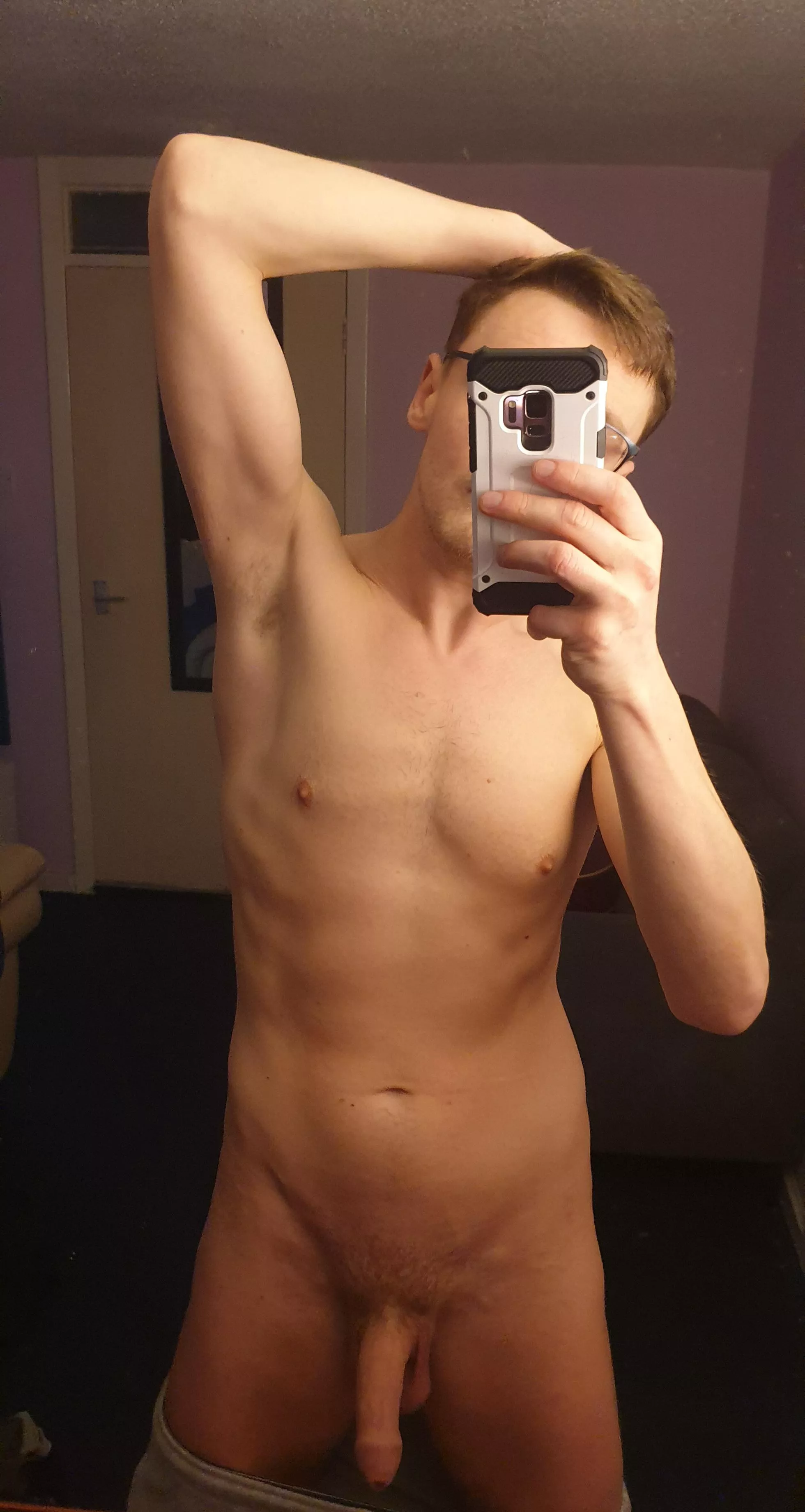 Strippin' for bed 🛌