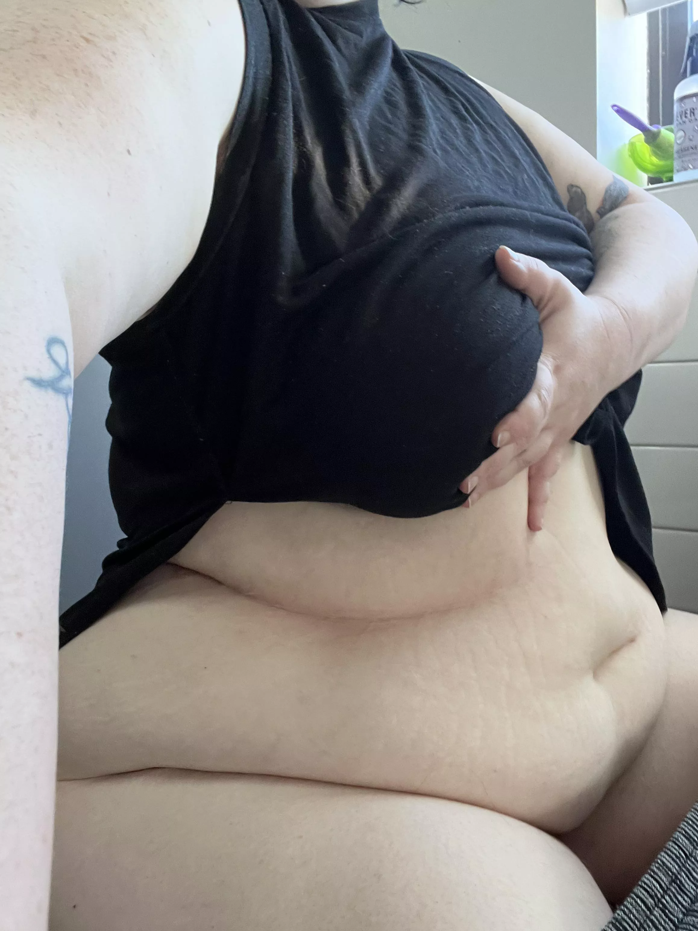 ugh i love the way my belly sits 😝