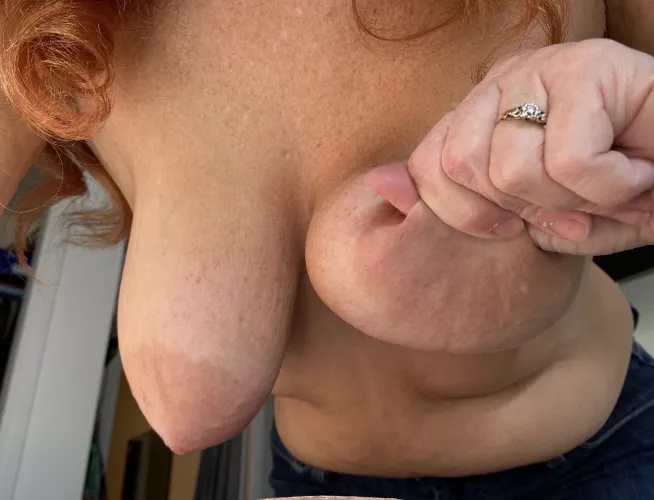 Want to pinch my other nipple for me?