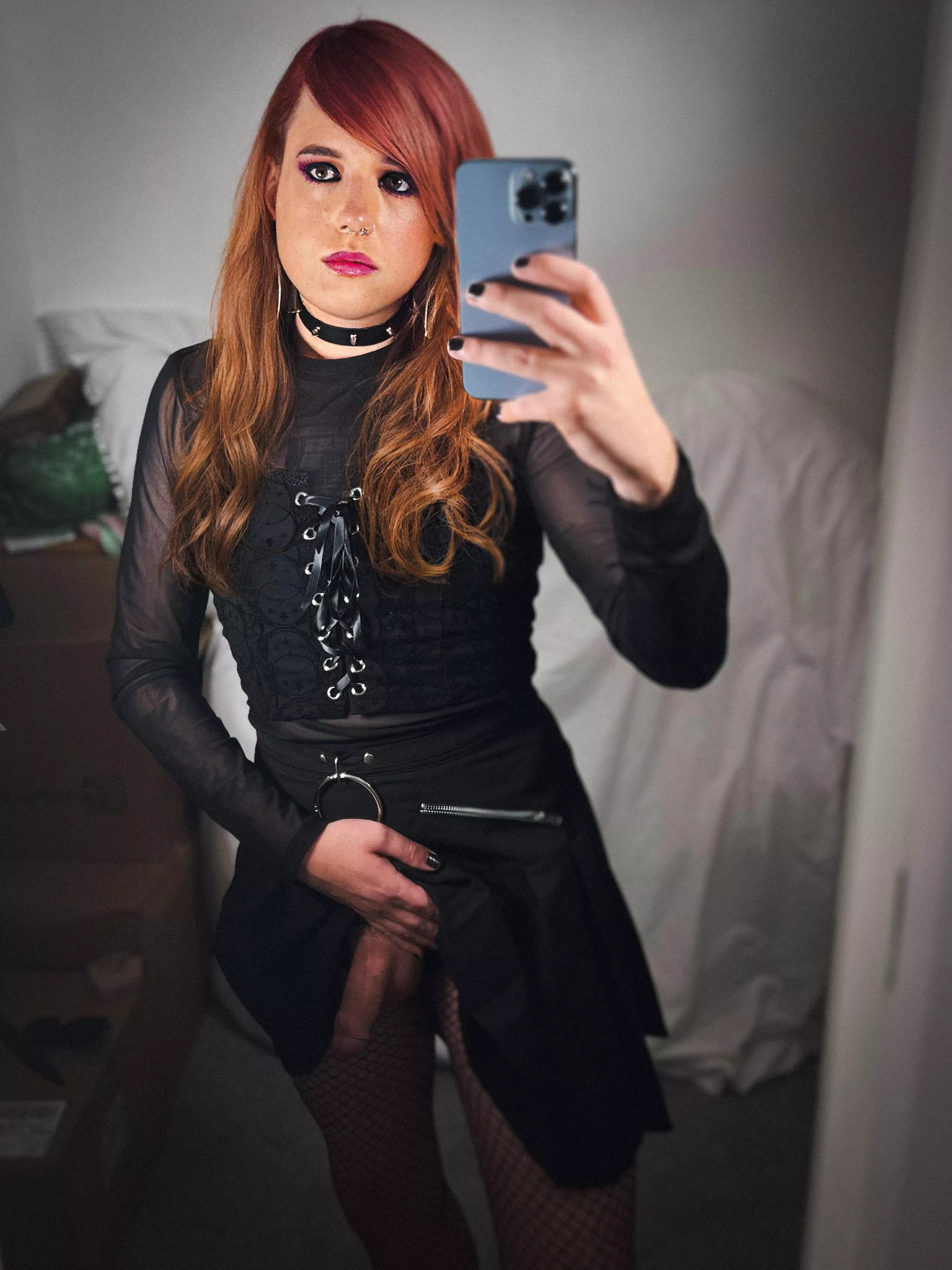 We’re on a date at the cinema and you slide your hand up my skirt to find something unexpected… wyd?