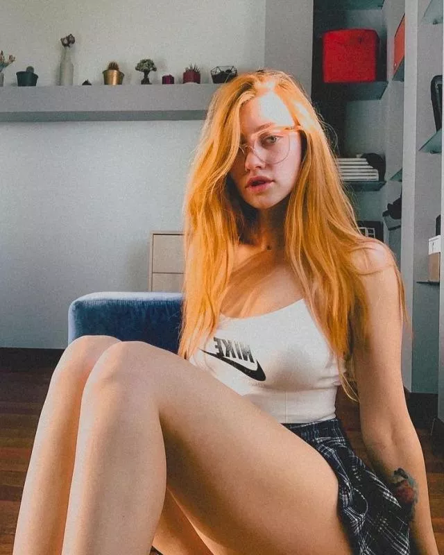 You’re only allowed to upvote this if you want to show me your tiny dick [oc] [domme]