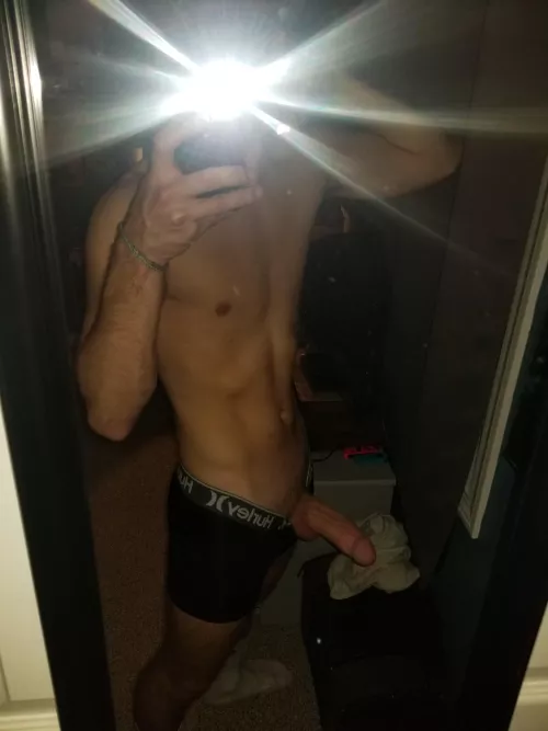 18 @HungCocks7 please I need to cum