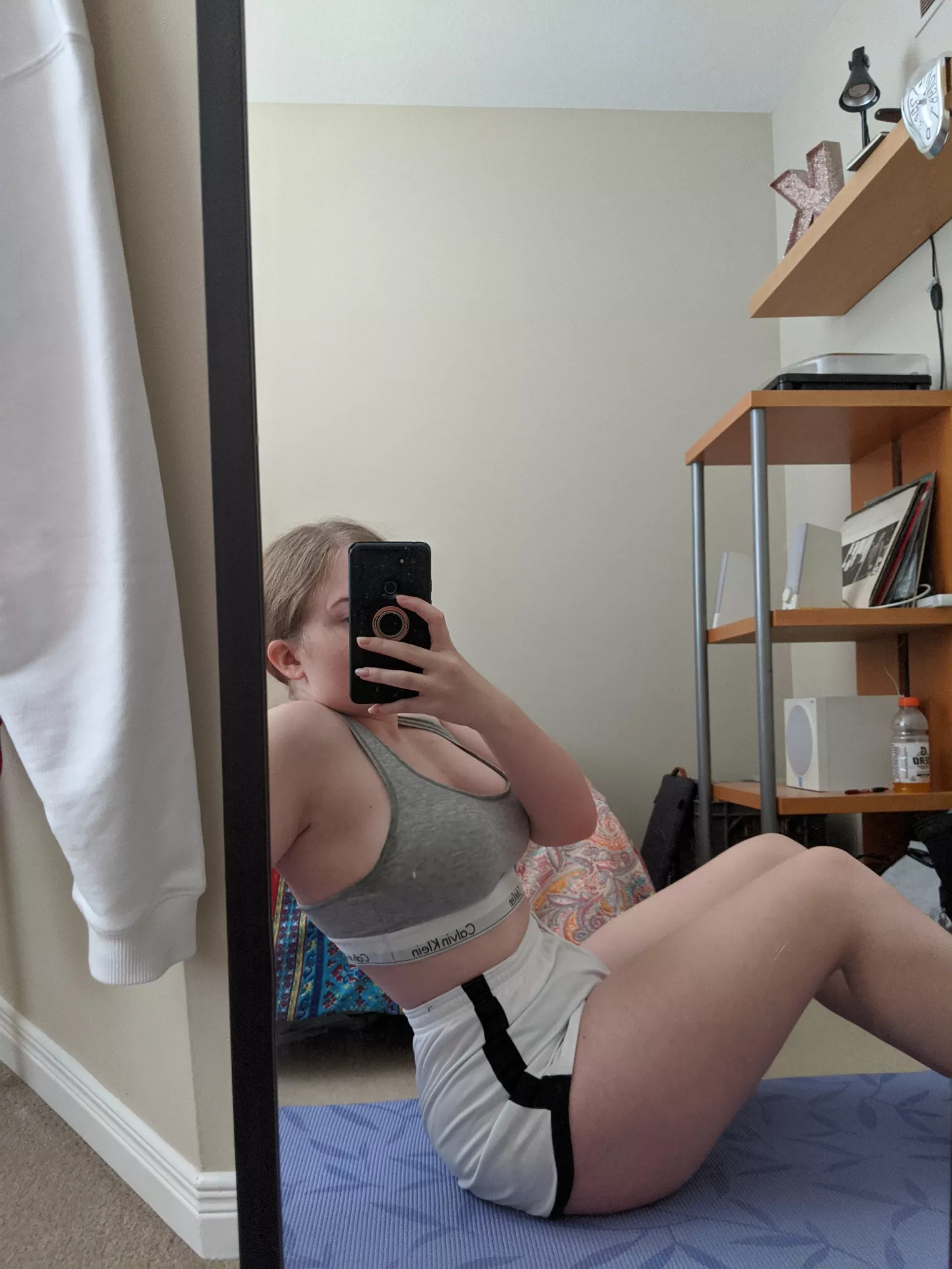 [18F] some thick thighs for you