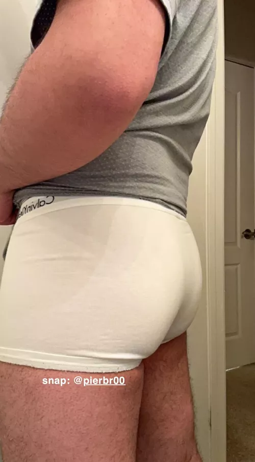 [19] Innocent straight college boy here