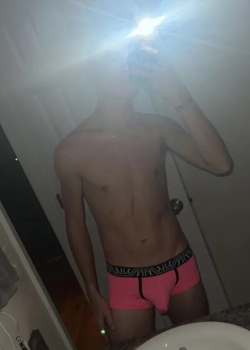 20 m USA looking for DL hot guys to jerk off with, add me Triston5746