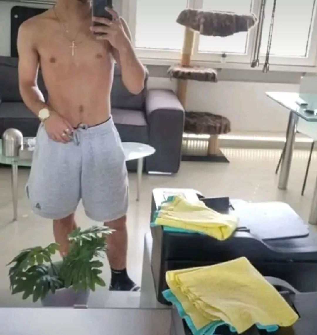 23m Faggot drunk searching for a dom or homophobic bully to degrade and humiliate me. I love slurs and insults. Please abuse me while I'm drunk and male me regret it tomorrow. Fill me dm with insults I'll answer to everyone