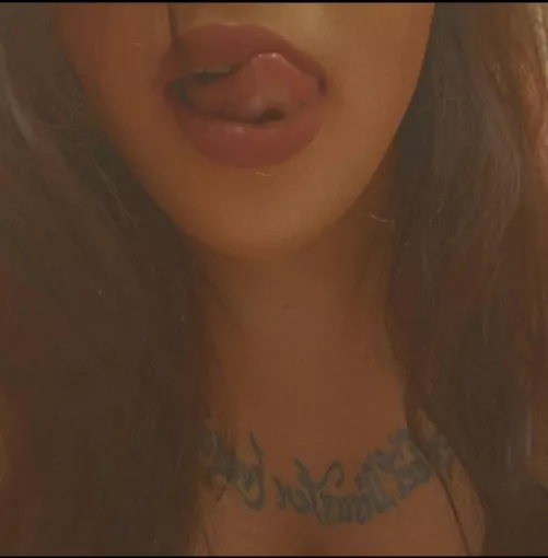 🥺desperately needing a good face fucking 🥺