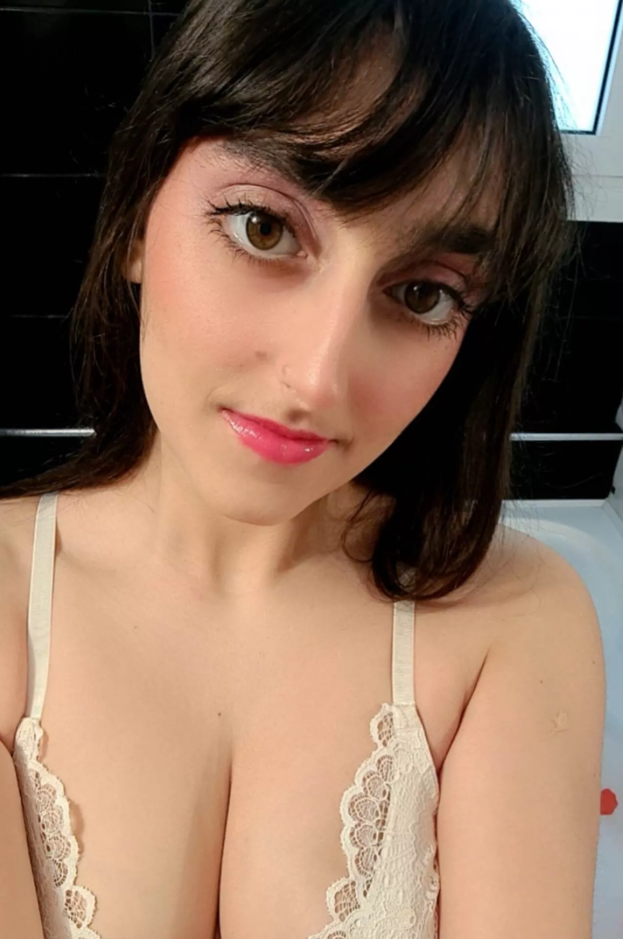 Do you think I'm pretty?