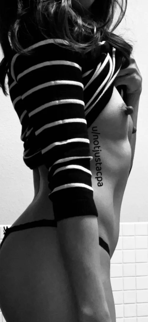 Does this black and white side profile show my Filipina nipples well?