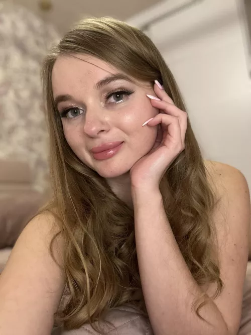 even the powder does not completely hide my freckles