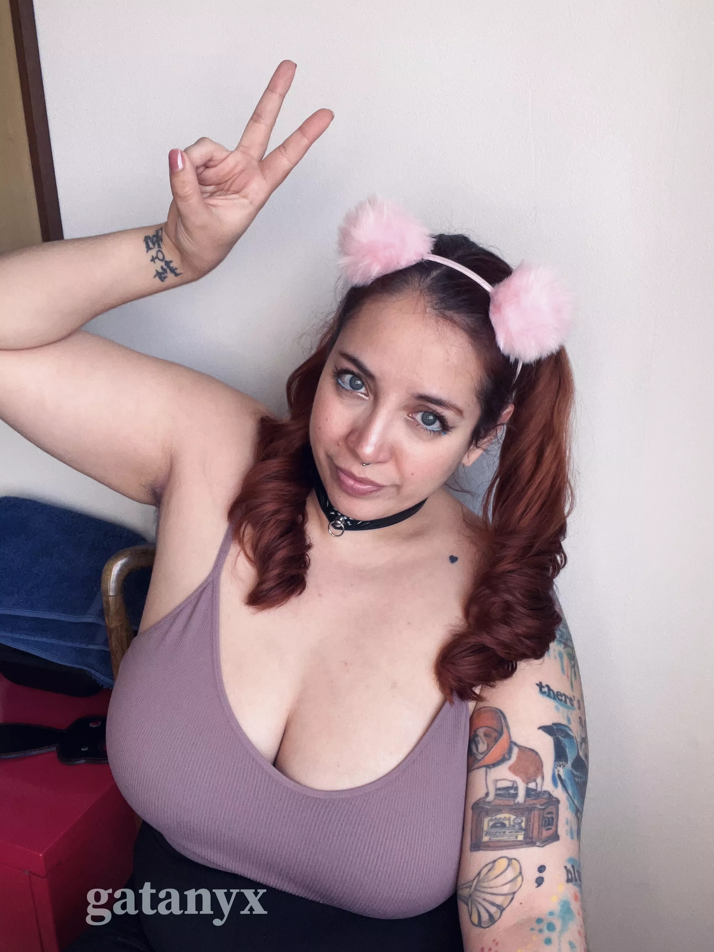 Finally the weekend is here! Time to stay home and binge watch netflix! [F]