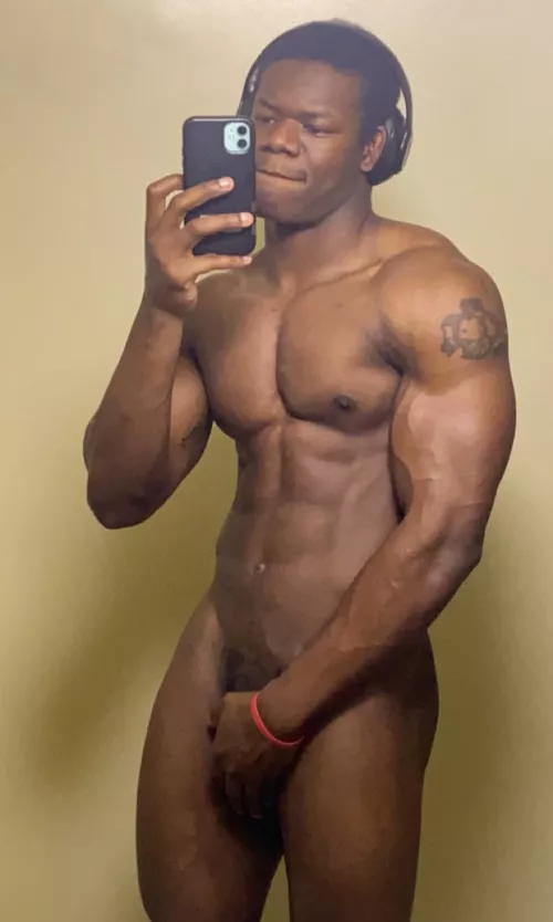 Flexed abs 😈💪🏾