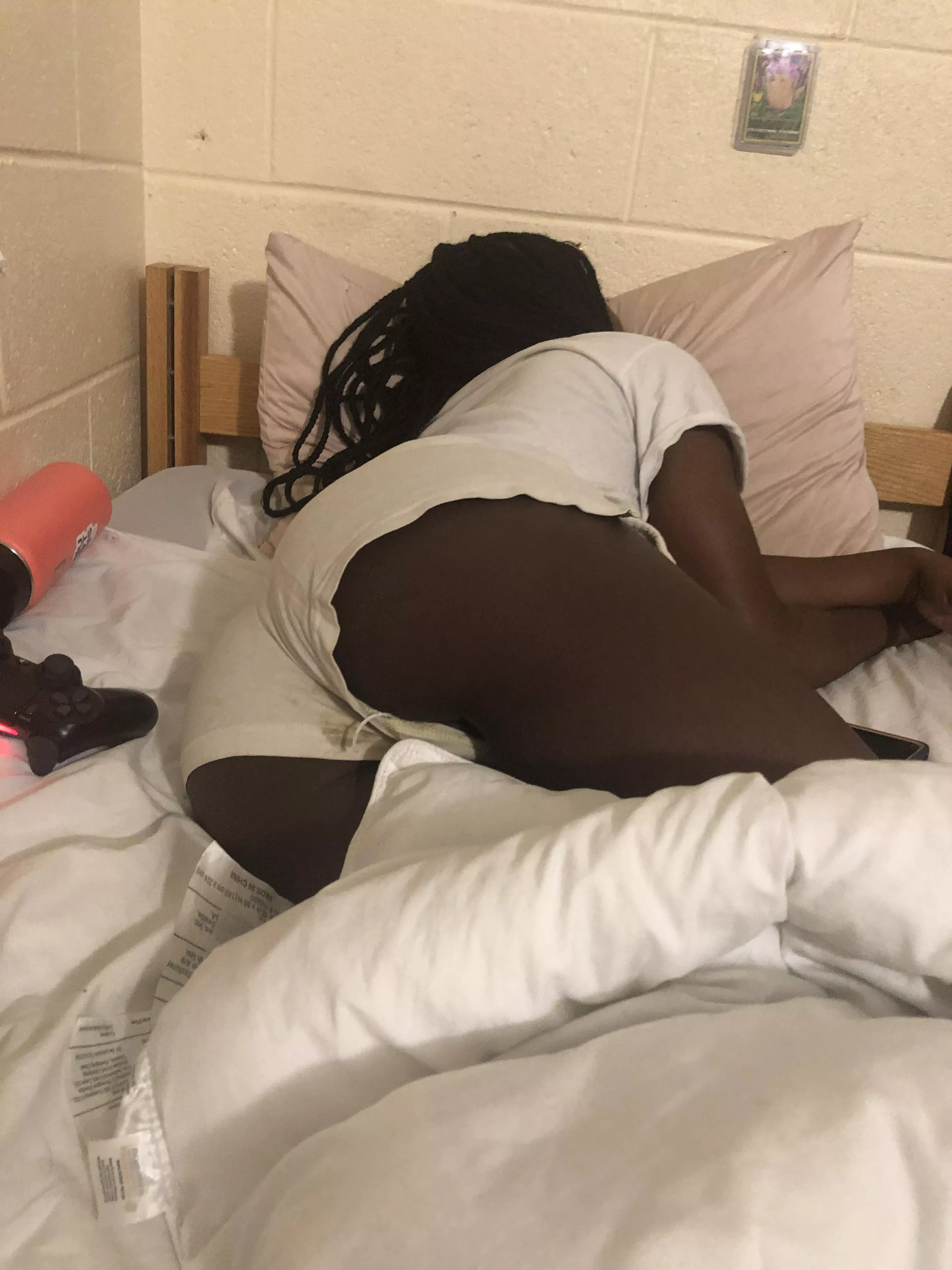 Girlfriend was feeling a little sleepy, so I took some pics :)