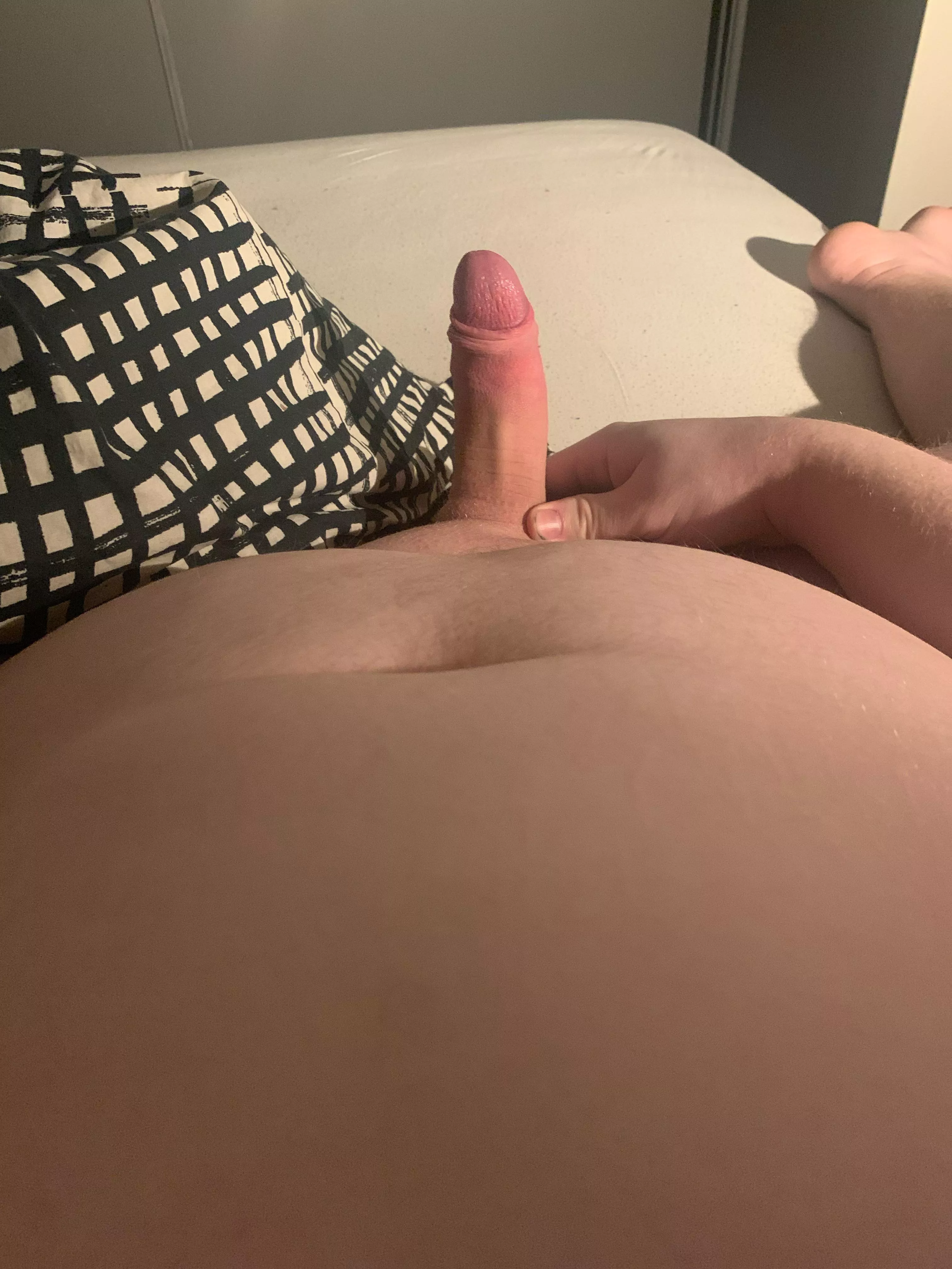 goooodmorning, what good girl wants to give me a hand?