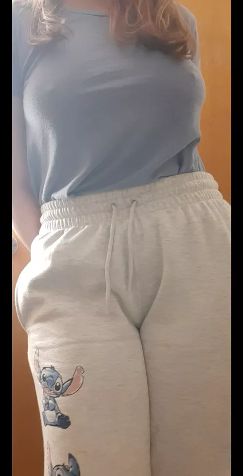 I think this is my go-to outfit to my uni library 🤭