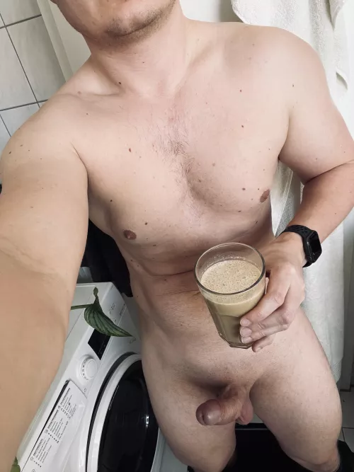 Iced coffee is always a good thing I’d say, even in winter 👍🏻🔥 Want to taste? ;)