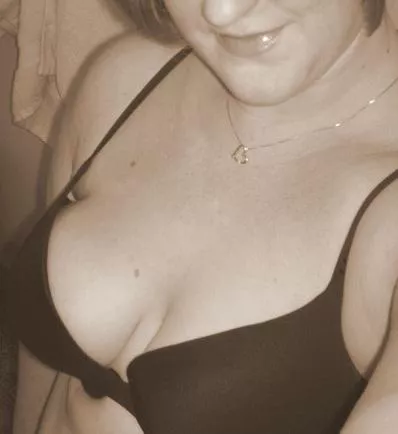 I'll be your wifey this weekend... 😊❤️💋