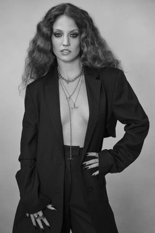 Jess Glynne looking incredible